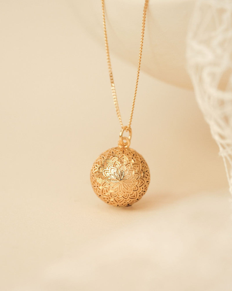 Bola DENTELLE sur chaine